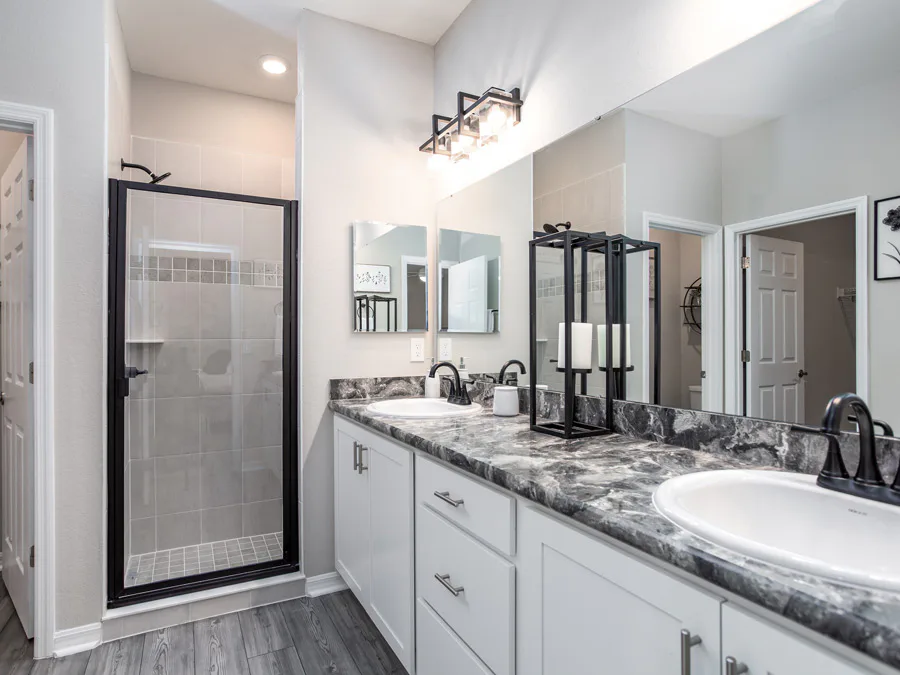 Room Summerlyn - Owner's Bath Page