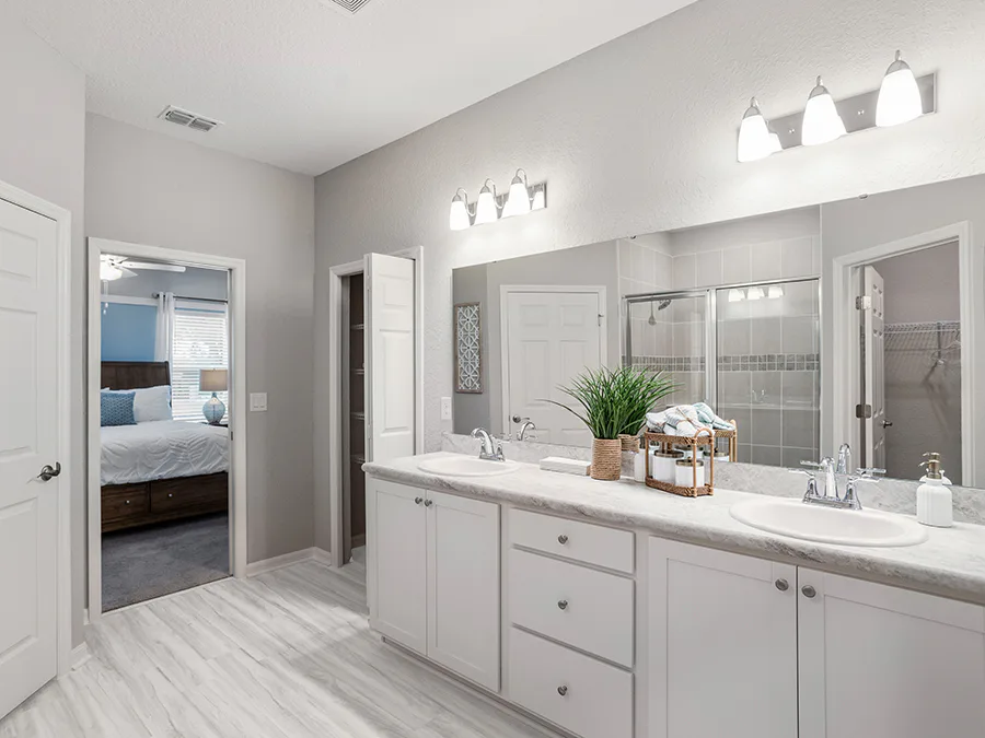 Room Aubrey - Owner's Bath Page