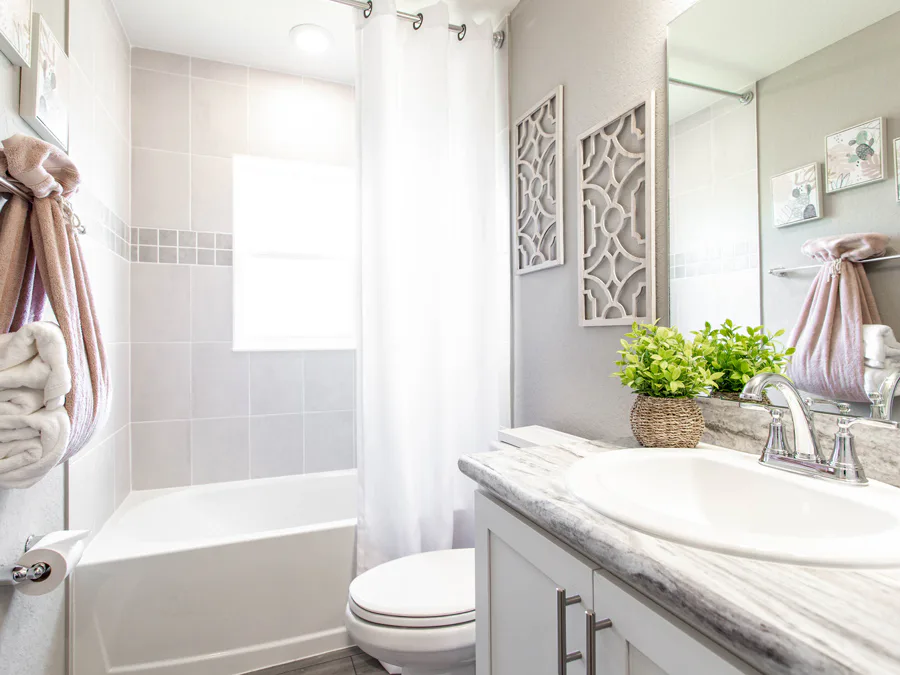 Room Parsyn - Hall Bath Page