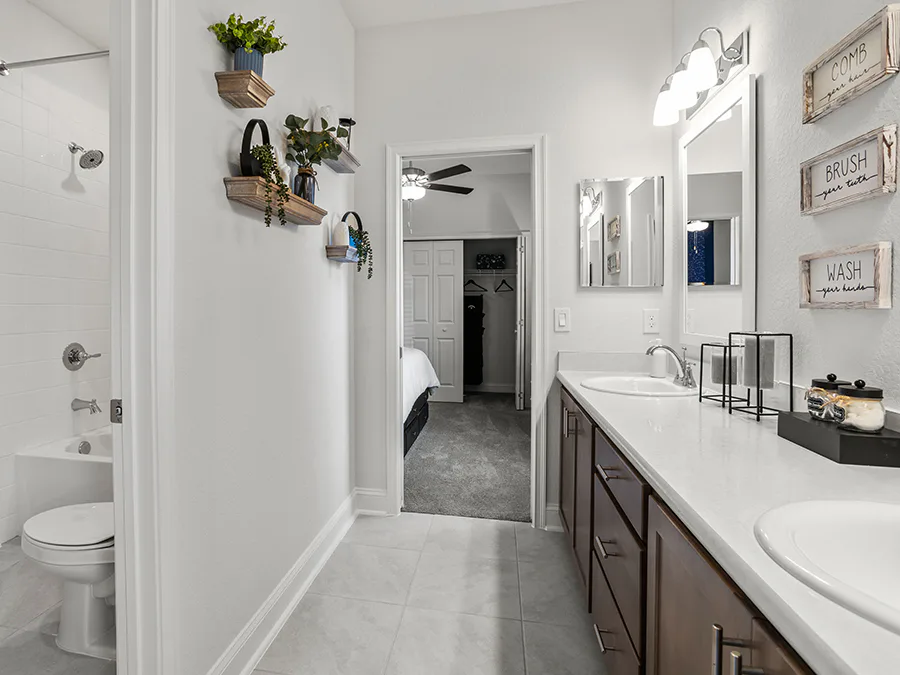 Room Waylyn- Jack-and-Jill-Bath Page