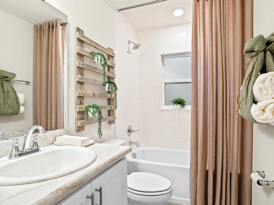 Room Parker - Hall Bath Page
