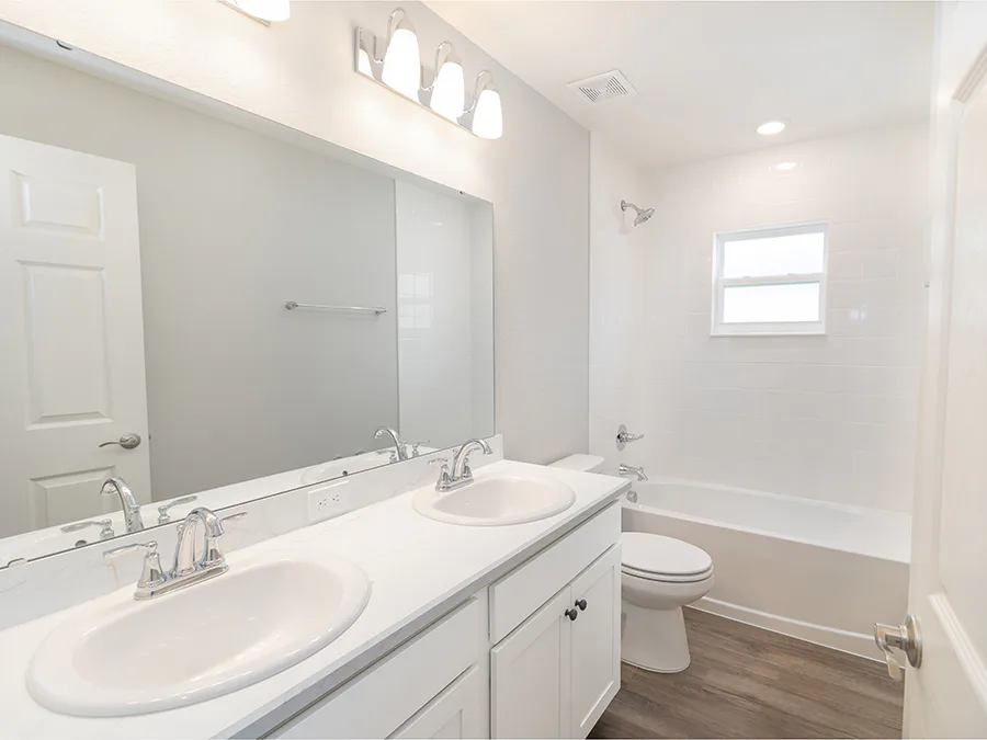 Room Serendipity - Hall Bath Page