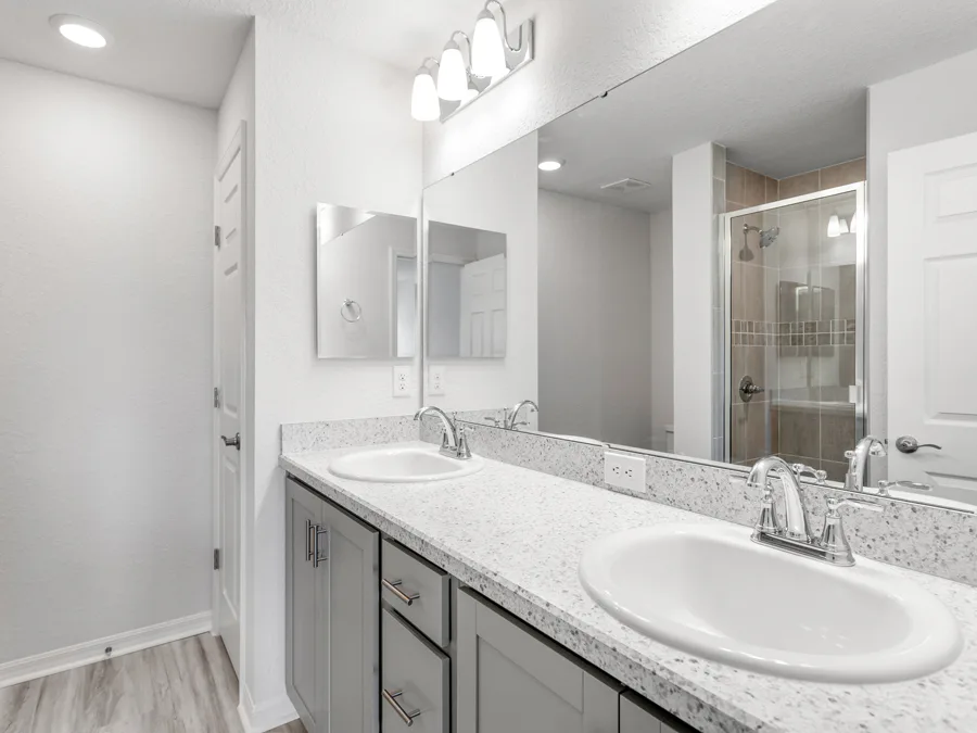 Room Amaryllis-Owners Suite Bath Page