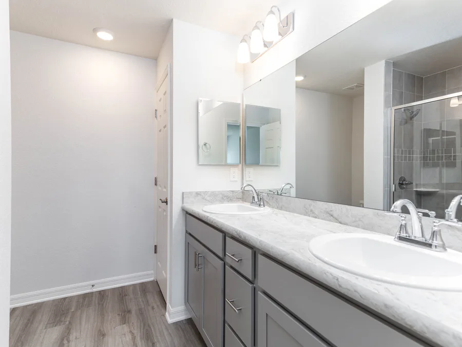 Room Amaryllis - Owner's Bath Page