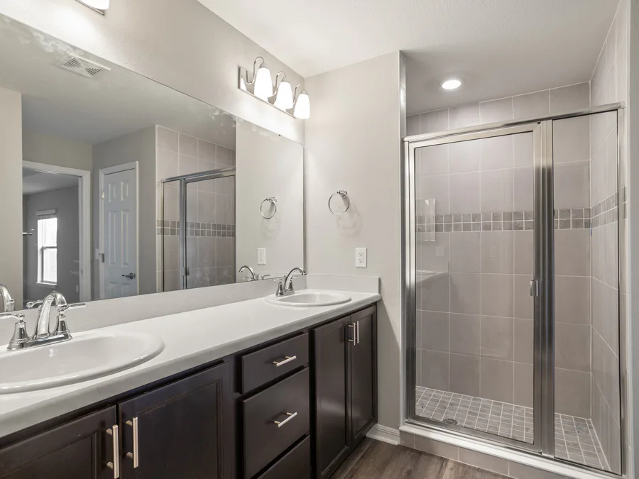 Room Raychel - Owner's Bath Page
