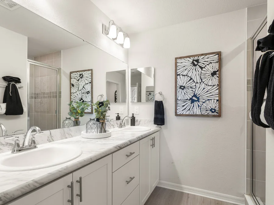 Room Flora - Owner's Bath Page