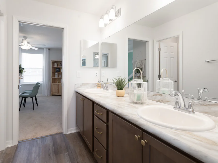 Room Wesley II - Jack-and-Jill Bath Page