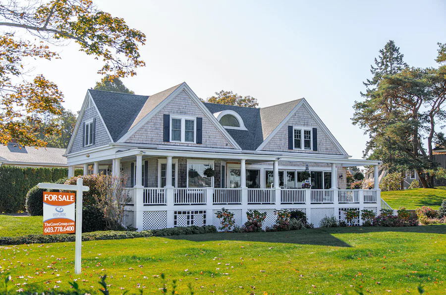 home-with-for-sale-sign.jpg
